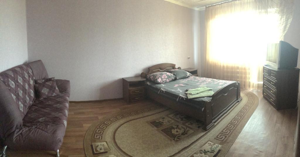 Apartment Na Prospekte Druzhby Narodov 5 Uljanowsk Zimmer foto